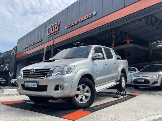 TOYOTA HILUX 3.0 SRV TOP 4X4 CD 16V TURBO INTERCOOLER DIESEL 4P AUTOMÁTICO TOYOTA HILUX 3.0 SRV TOP 4X4 CD 16V TURBO INTERCOOLER DIESEL 4P AUTOMÁTICO